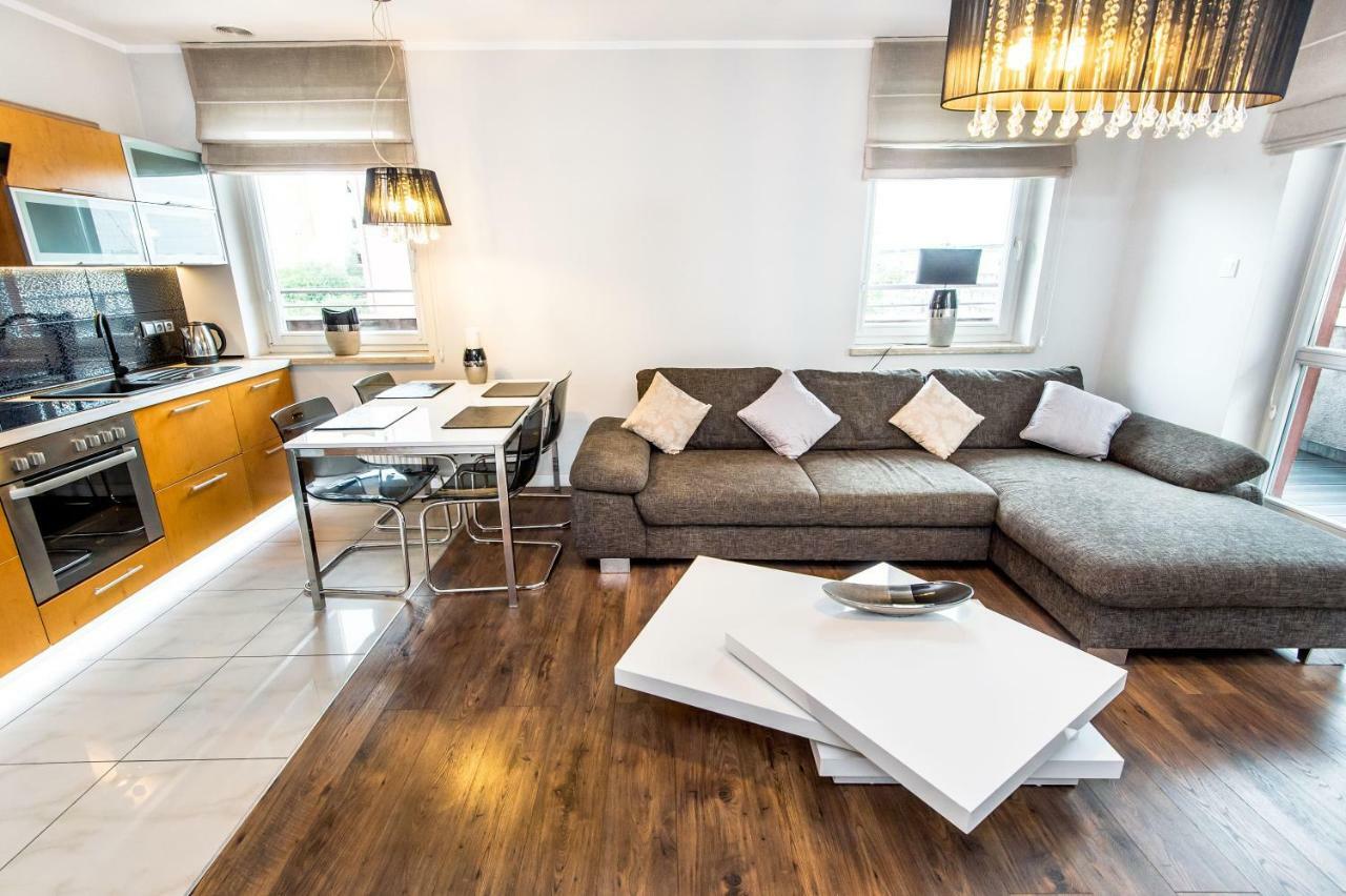 Super-Apartamenty Targi Poznanskie Exterior foto